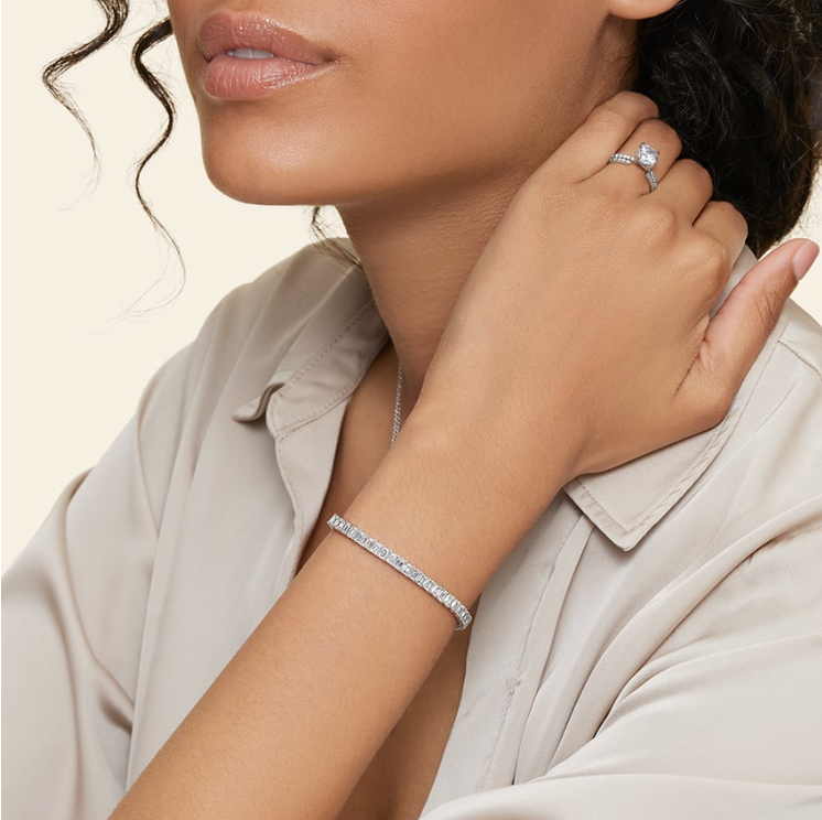 Emerald Natural Diamond Tennis Bracelet in 18k White Gold