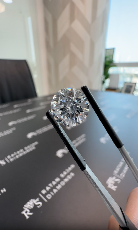 4.32 Carat – F VVS2 - Round Shape – Natural Diamond