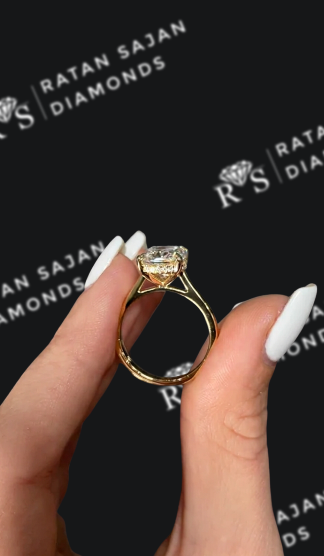 4 Carat Lab-Grown Solitaire Engagement Ring - Cushion Diamond