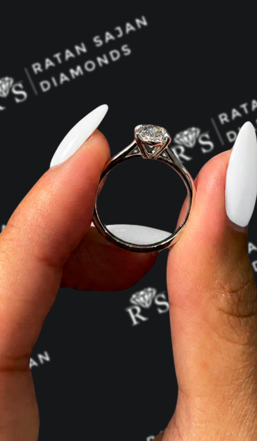 1 Carat Solitaire Engagement Ring - Oval Diamond