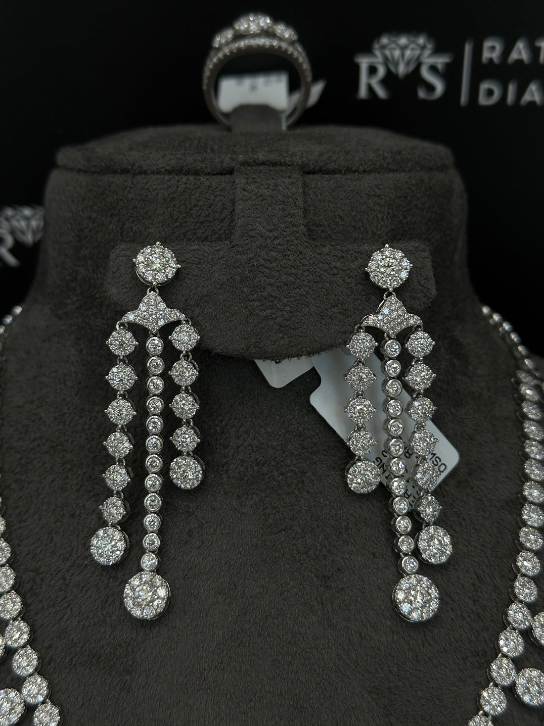 Luxury Invisible Diamond Cascade Set – Necklace, Earrings & Ring