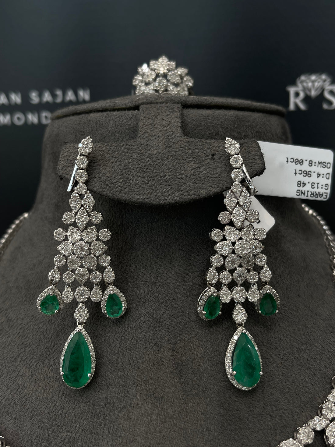 Emerald & Diamond Dangling Necklace Set – Royal Drop Statement Collection