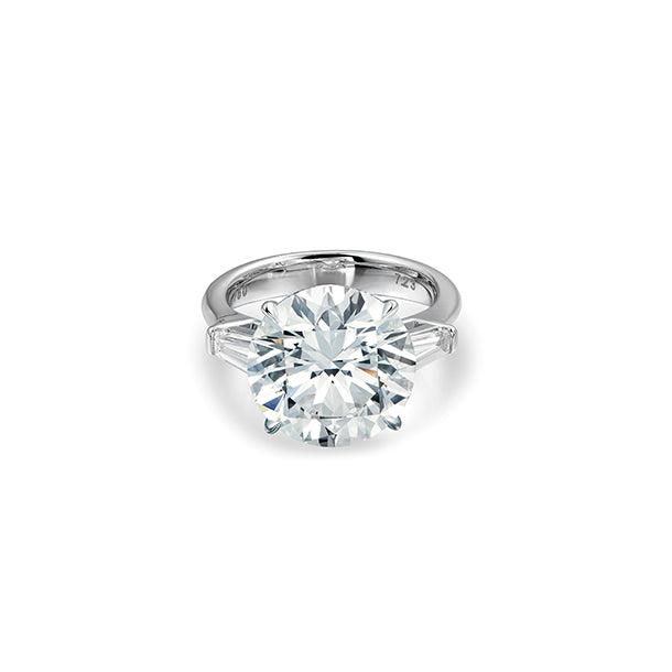 Round Brilliant Diamond Ring in 18K White Gold
