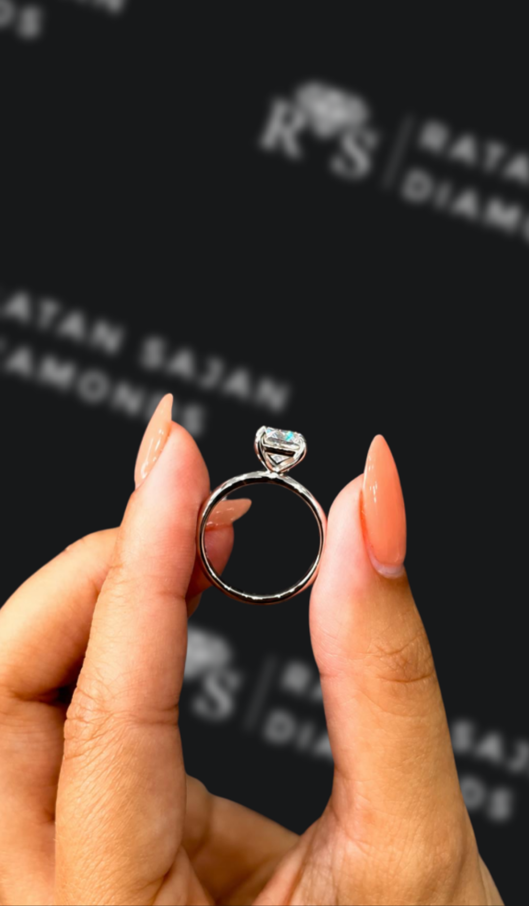 1 Carat Solitaire Engagement Ring - Princess Diamond