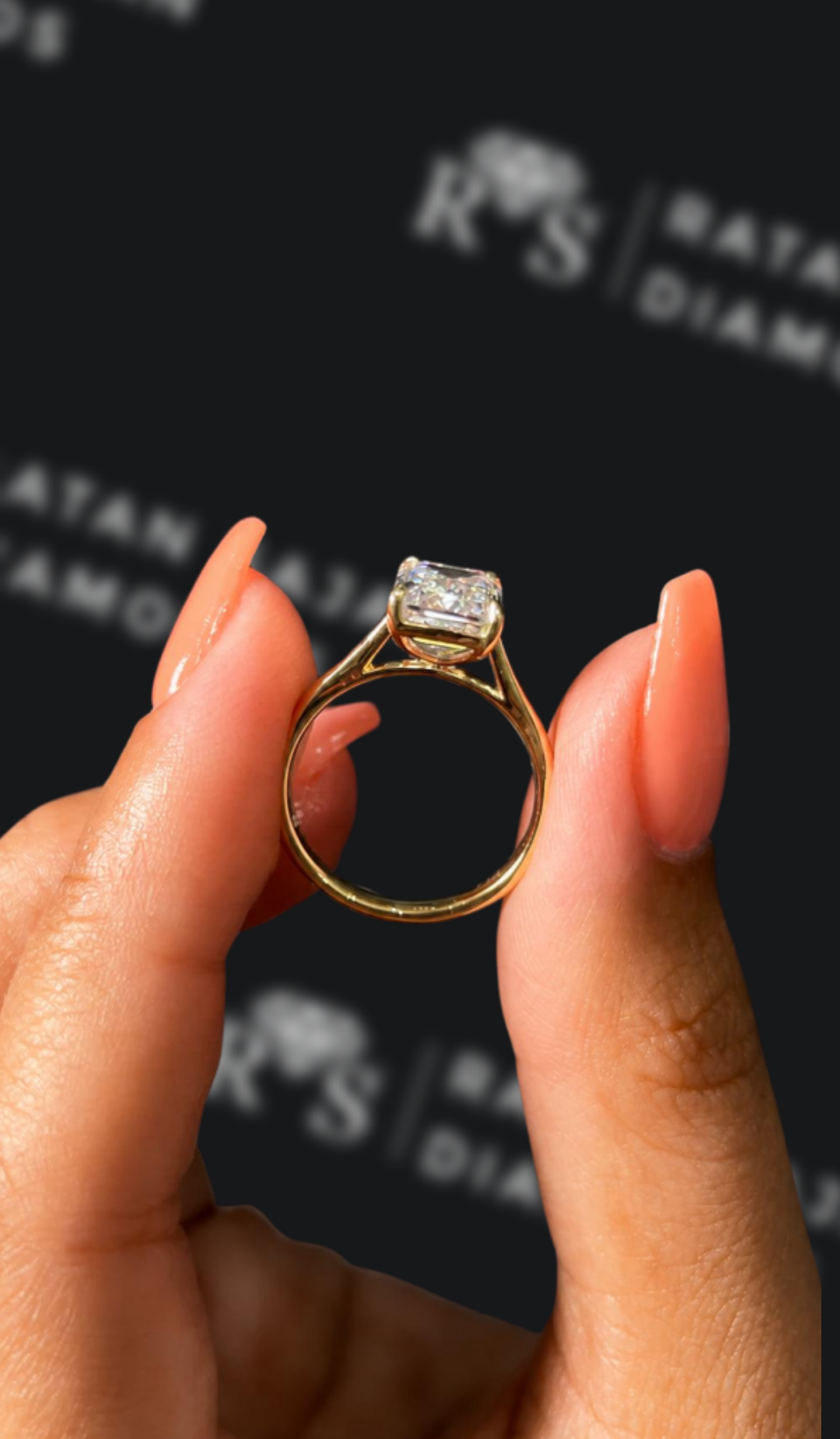 2.5 Carat Solitaire Engagement Ring - Emerald Diamond
