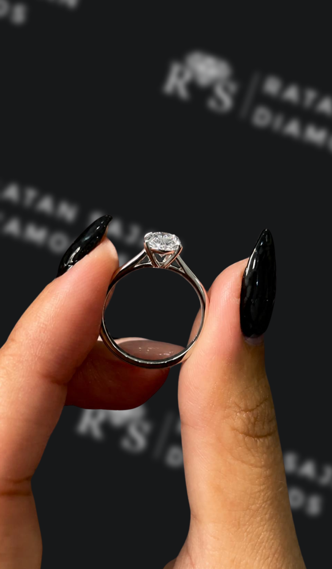 1 Carat Solitaire Engagement Ring - Oval Diamond